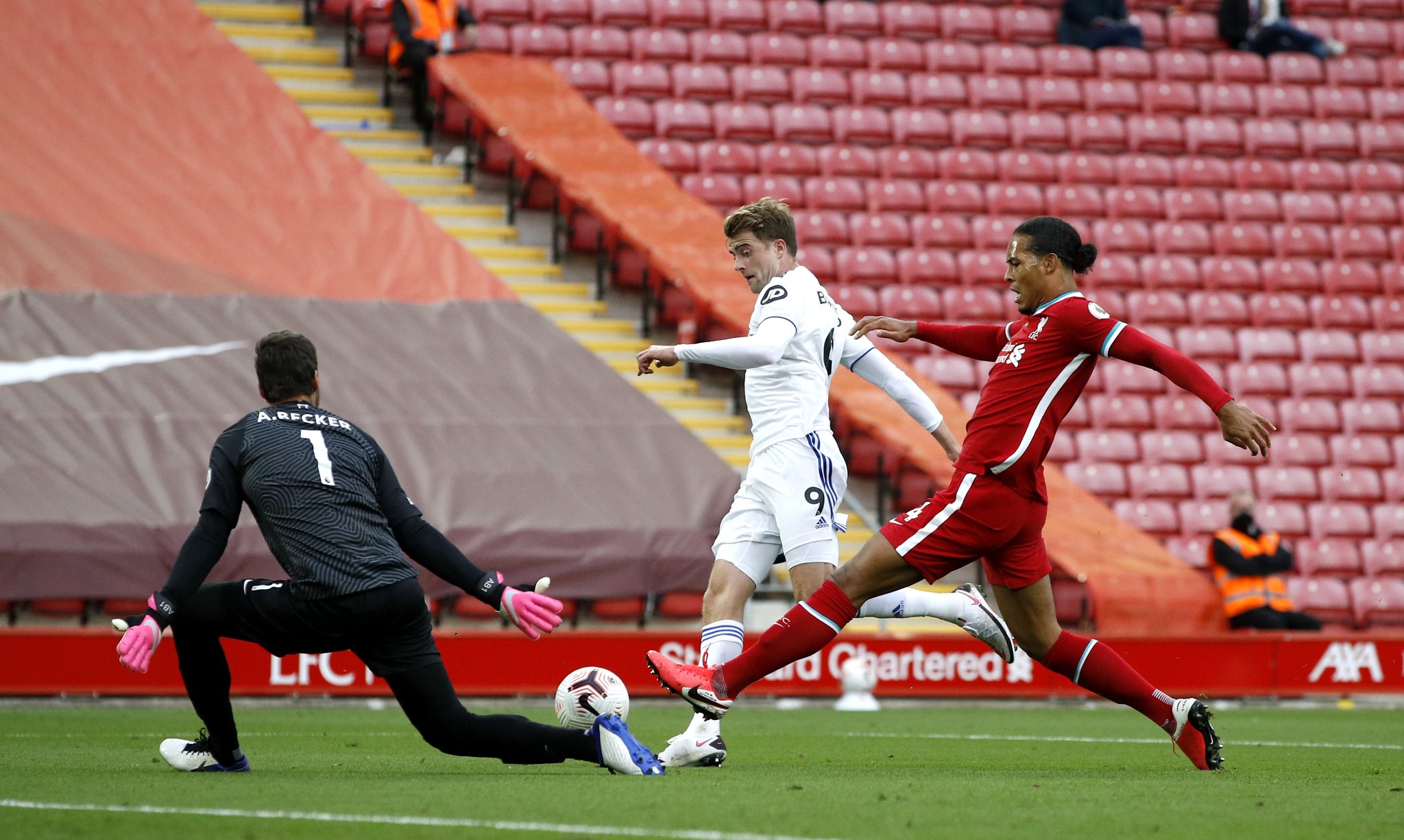 经济与战略 经济与战略